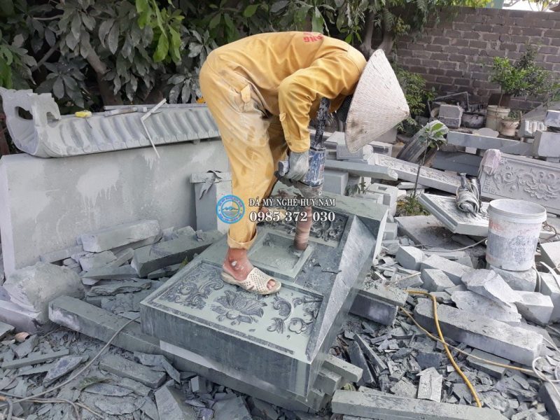 Lắp đặt mộ đá xanh rêu cao cấp tại Quỳnh Hoàng – Quỳnh Phụ – Thái Bình