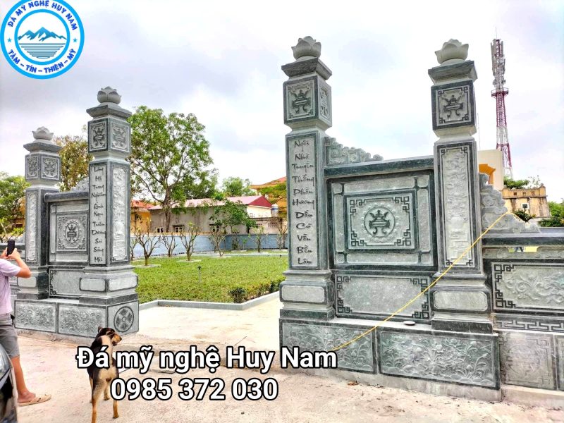 Cổng đá khu mộ đá mẹ Tơm tại xã Đa Lộc-Hậu Lộc-Thanh Hóa 2022